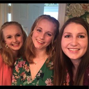 Meet your Posher, Caroline